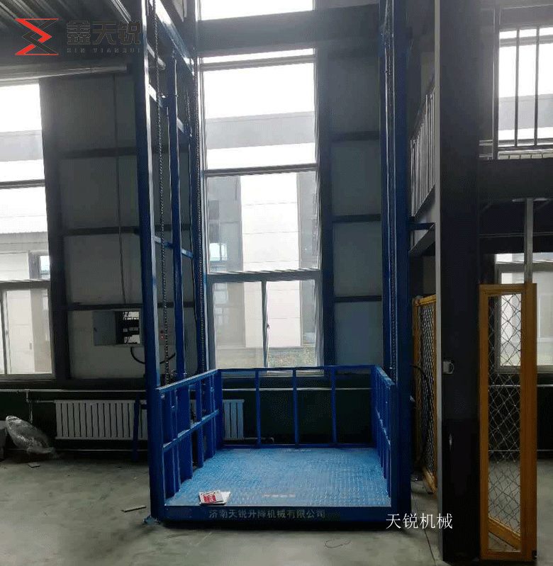 日照导轨式升降机验收合格